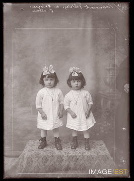 Portrait de deux enfants (Le Val-d'Ajol)